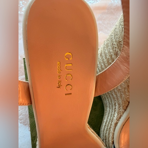 Gucci New Elegant Cream Wedge Sandals - Picture 8 of 14